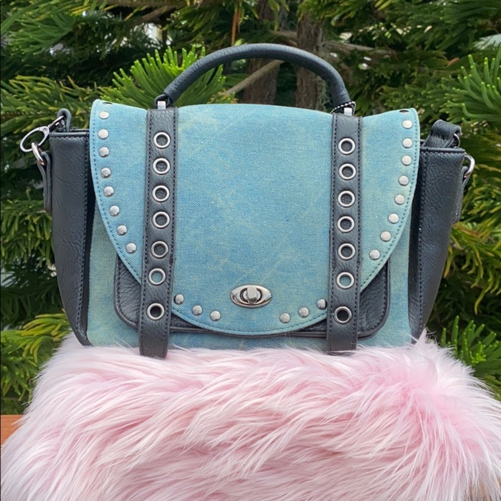 Jean and black handbag